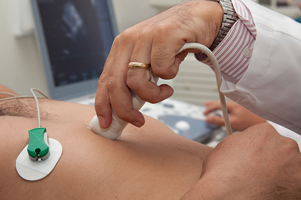 Patient receiving an echo cardiogram diagnostic test